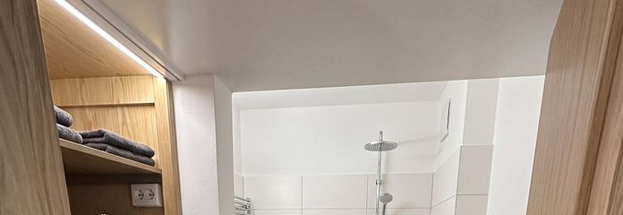 Volledig gerenoveerd 4-kamerappartement met balkon & lift
