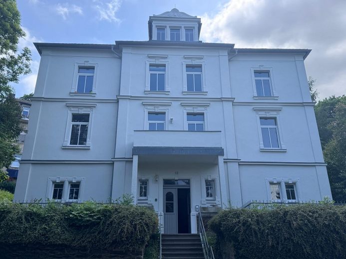 frisch sanierter 5 - Zi DG-Wohntraum mit Fernblick und Gartenanteil in einer Villa – Foto 1