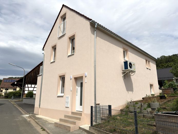 Hochwertiges, kernsaniertes, bezugsfertiges Zweifamilienhaus – Energieklasse A – Außen