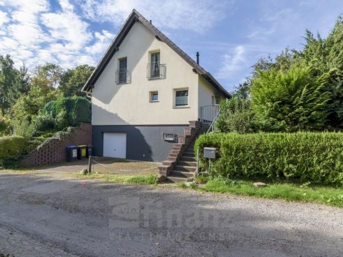 Einfamilienhaus in Chemnitz-Heinersdorf mit Garten & Garage – Foto 1