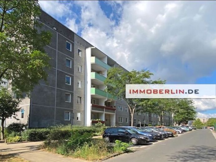 IMMOBERLIN.DE - Attraktive Wohnung mit Westbalkon & hübschem Ausblick in naturverbundener Lage – Foto 1