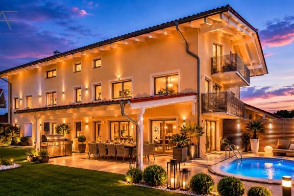 Residenza per imprenditori alle porte di Monaco – vivere nel lusso e lavorare sotto lo stesso tetto