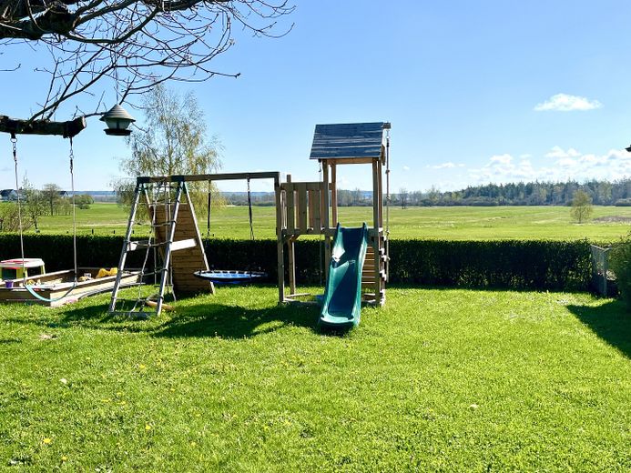 Garten mit Blick ins Ried