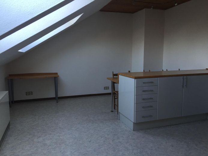Großzügiges Zweifamilienhaus zur Eigennutzung und Kapitalanlage mit hoher Rendite – OG Wohnküche
