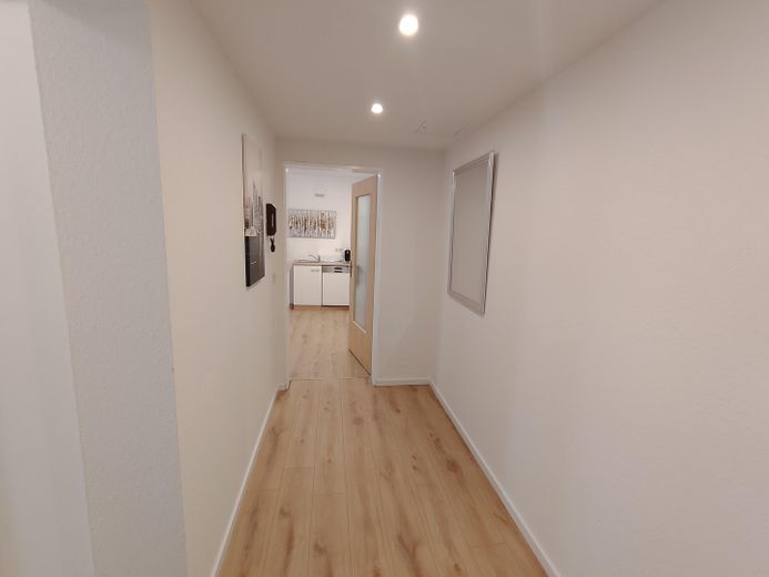 Möblierte provisionsfreie 2-Zimmerwohnung direkt am Inn – Eingangsbereich