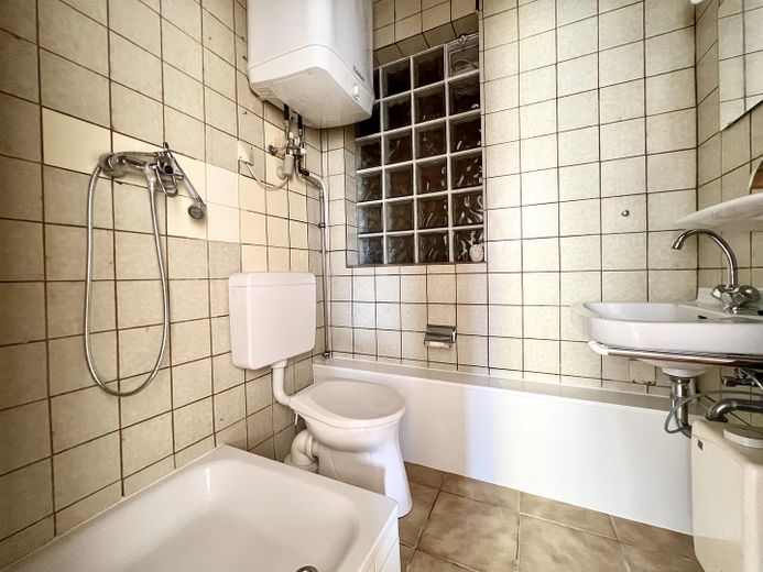 IHR GELD KANN AUCH IN WÜRZBURG WOHNEN. Apartment in der bevorzugten Sanderau. – Foto 4