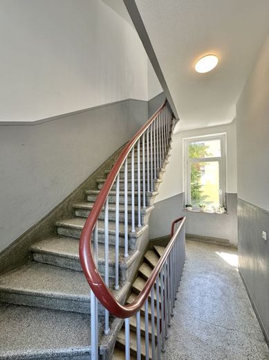 CITYHOUSE: Top-Rendite! Dachgeschosseinheit mit 3 Apartments einer Dachterrasse und Balkon! – Treppenhaus