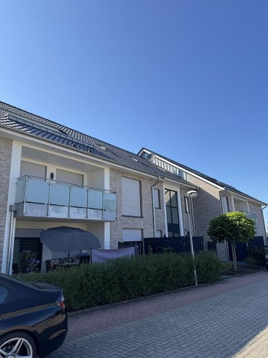 Moderate Penthousewohnung in ruhiger Lage – Foto 1