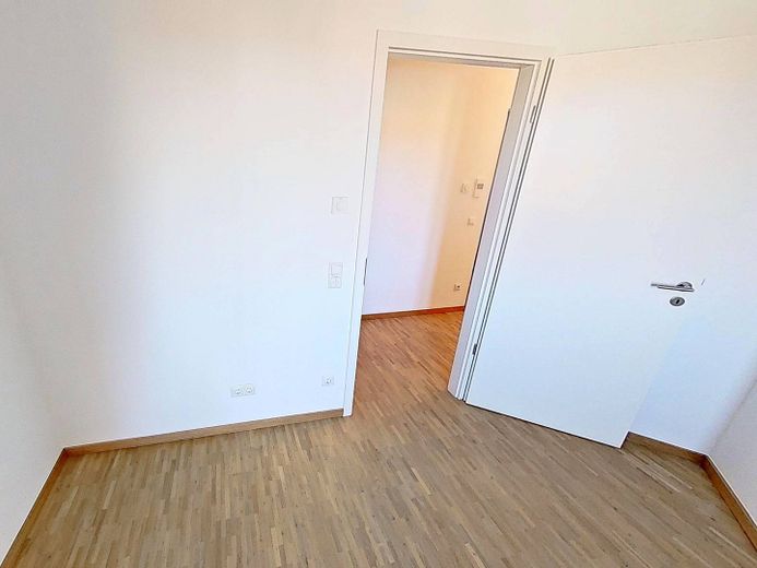 Vivienda moderna en Kronsrode: apartamento de 3 habitaciones con COCINA EMPOTRADA – Ansicht II: Schlafzimmer II