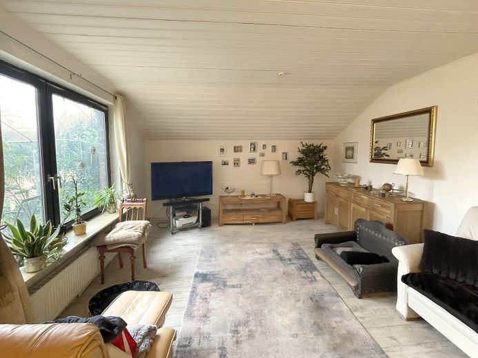 XL-gospodarstwo rolne nad jeziorem Vörder See! Działka 14.013 m² – miejsce dla zwierząt i na hobby – Wohnzimmer