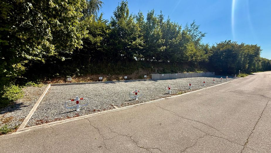 Nuovi posti auto per auto, roulotte e motociclette – Foto 1