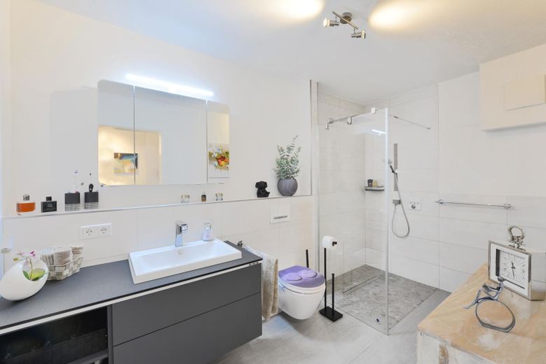 Bad mit barrierefreier Dusche