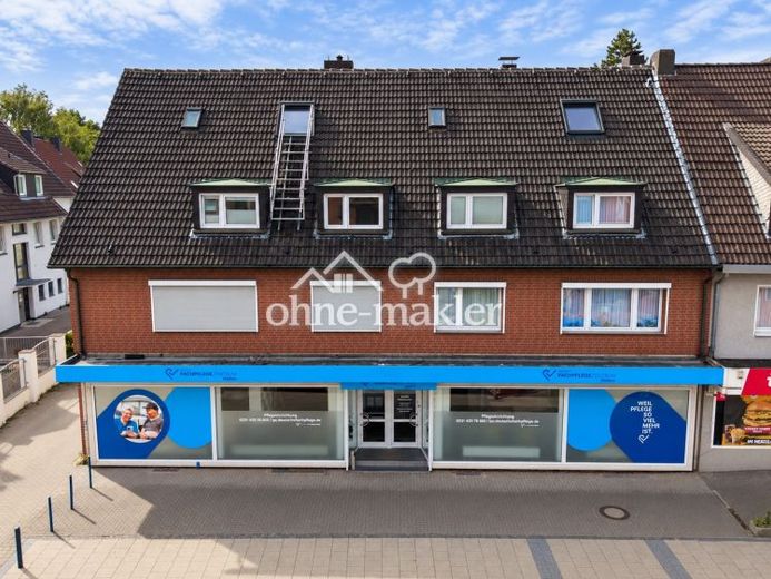 **VERY WELL-MAINTAINED RESIDENTIAL AND COMMERCIAL BUILDING – FULLY LET** – Photo 1