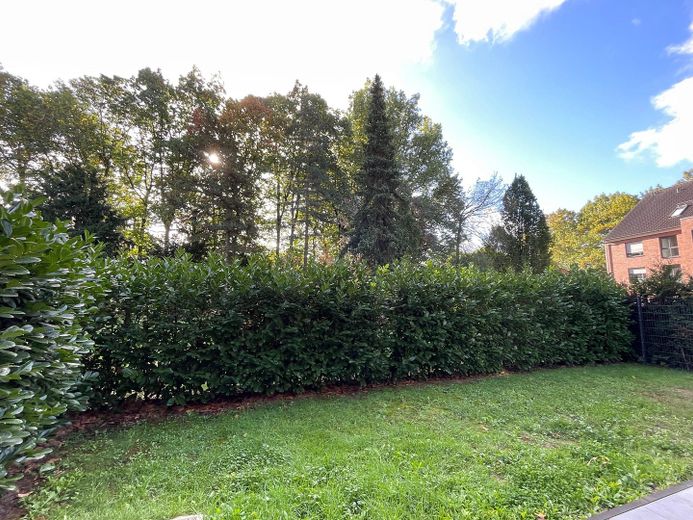 ruhig gelegene Neubauwohnung mit Südterasse – Garten