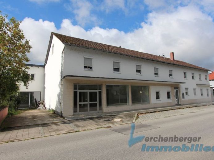 Wohn- und Geschäftshaus in günstiger Lage von Wallersdorf – Foto 1