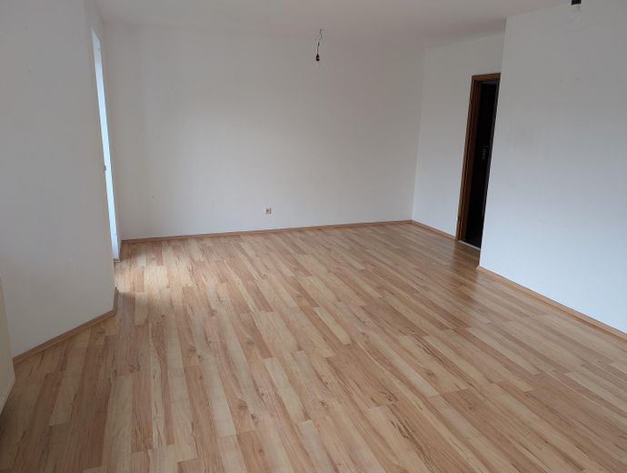 Provisionsfreie Eigentumswohnung inkl. Tiefgarage im schönen Schnepfenreuth – Wohnzimmer 3