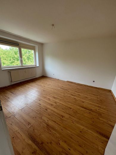 4 Zimmer Wohnung mit Balkon und Tiefgaragenstellplatz – Foto 7