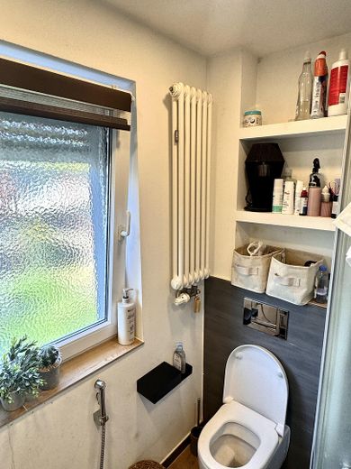 Charmantes Reihenhaus in Hamburg-Rahlstedt – Badezimmer Obergeschoss