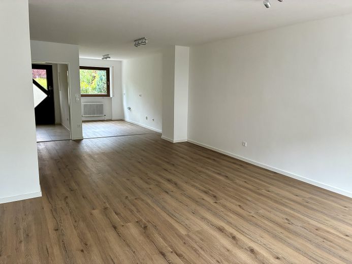 EG- Wohnzimmer + Küche