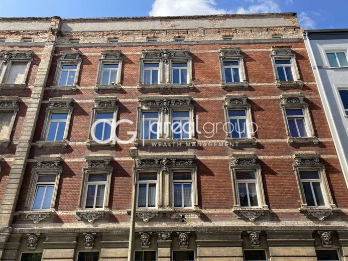 Charmantes Gründerzeithaus mit Potenzial in zentraler Stadtlage – Fassade