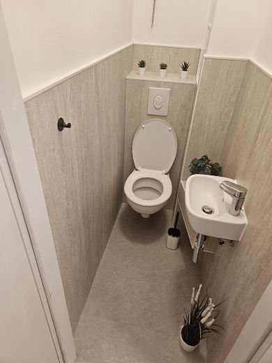 Letztes freies Zimmer! Moderne 3er-WG in Berlin-Siemensstadt – Perfekt für Siemens & BMW – Gäste-WC