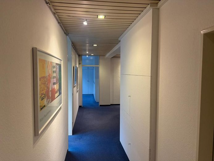 Ihre neue Bürofläche am Stadtwaldgürtel – Flur