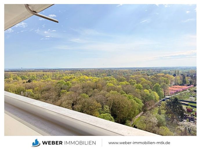 ++ KERNSANIERT in 2023 + 1-Zimmer-Wohnung mit TRAUMhaften Weitblick vom 16. OG – Blick vom Balkon