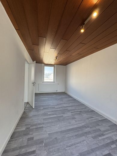 Sanierte 2-Zimmer-Wohnung in Düren – 40 m², 1. OG – Wohnzimmer