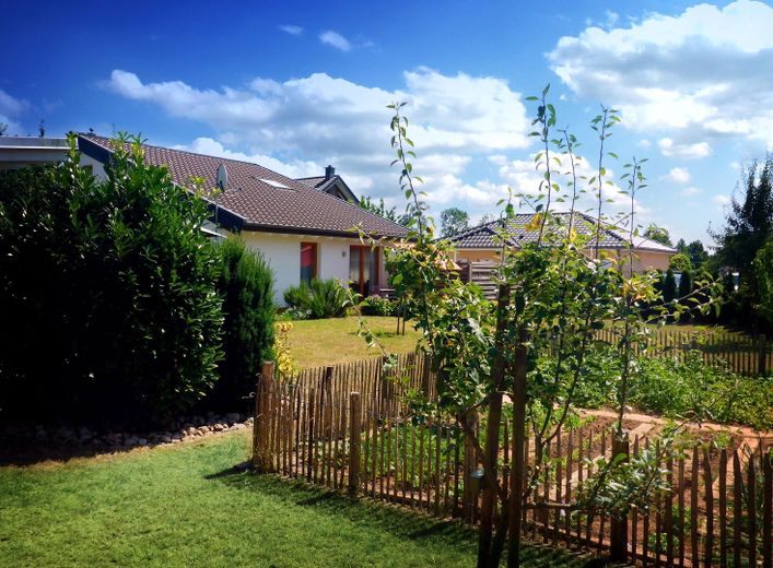 Luxus-Ferienhaus Gartenareal