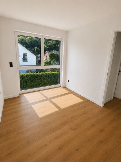 Casa pareada KFW 40 en Lohmar-Donrath - Obra nueva con jardín y 5 habitaciones – Kind 2 OG Haus 4 Visualisierun