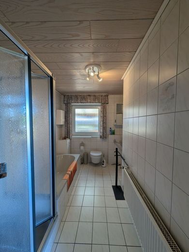 Großes Grundstück in Hüllhorst: Einfamilienhaus mit Potenzial zur Neugestaltung – Bild 4
