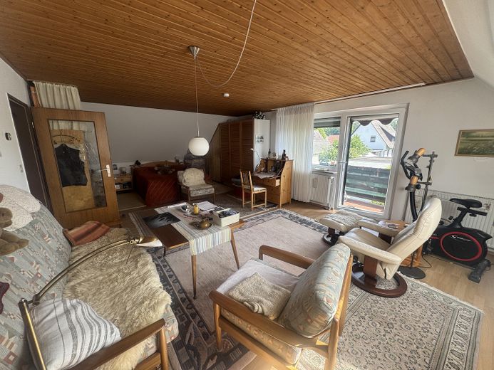 Großes Schlafzimmer zum Balkon