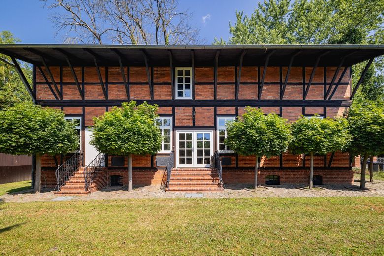 Exkl. Anwesen, Family-Office oder Pferdehof nur 64 km von Hamburg - max. bis 30 ha Eigenland möglich – Ansicht Kornspeicher