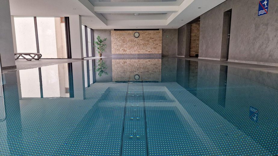 2-Zimmer-Wohnung in Schluchsee, kernsaniert, mit Hallenbad – Pool in der Anlage
