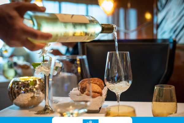 INVESTIMENTO DI CAPITALE - Rendimento effettivo con canone ATTUALE 4,83 %, superficie gastronomica locata in posizione ben visibile!