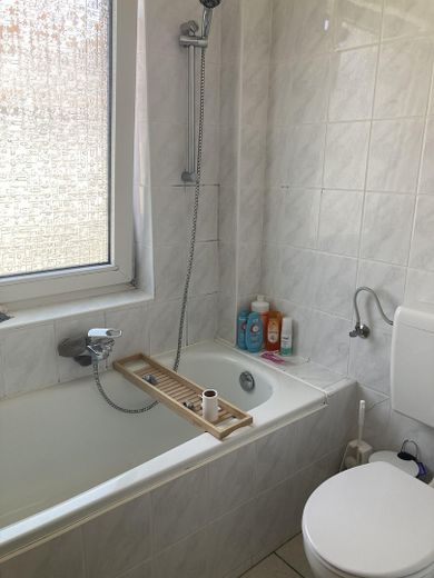 2-room apartment with balcony in the lively Findorff – Badezimmer2