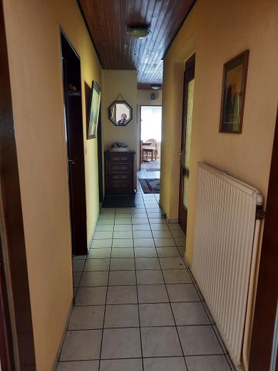 Casa unifamiliare con possibilità di appartamento indipendente/alloggio multigenerazionale su terreno spazioso - senza provvigione – EG Flur von SZ zur Küche