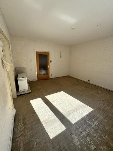 2 locali con balcone a Karlsruhe-Mühlburg – Ideale per inquilini con abilità manuali – Wohnzimmer oder Schlafzimmer