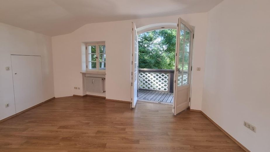 Sehr schöne, ruhige Wohnung in Top-Lage – Wohnzimmer (1)