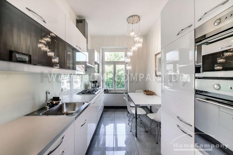 Schöne, hochwertige möblierte 4-Zimmer-Altbauwohnung mit Balkon in Schwabing – 6b09e541fdcafdcf56f559bb359cf6d84bb652e7.jpg