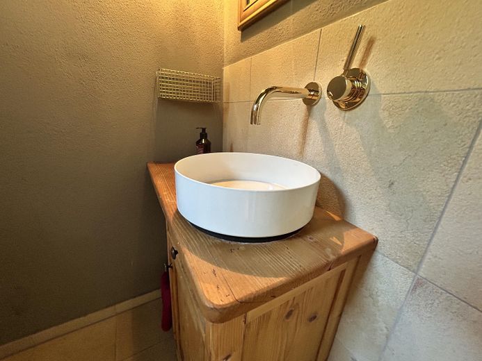Moderna y luminosa vivienda pareada de planta abierta con jardín – Foto 6
