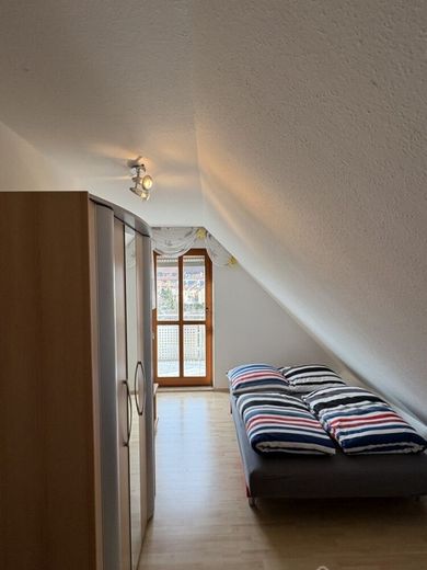 Feucht Clever kaufen statt hohe Mieten zahlen!! Gepflegte 3 Zimmer DGW mit 2 Balkone u. Stellplatz – ETW Neda Feucht 013