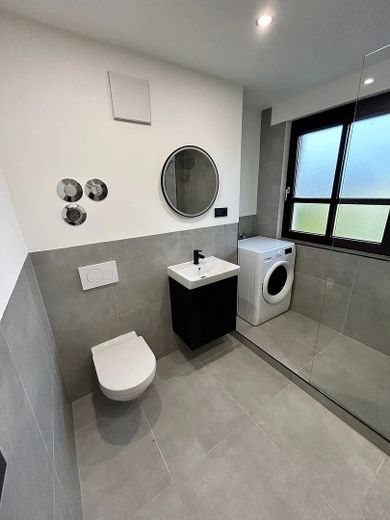 Modernes WG-Zimmer mit viel Licht/ Jaspersallee 27, München / 3.OG / WE47 / Zi.1 – Badezimmer