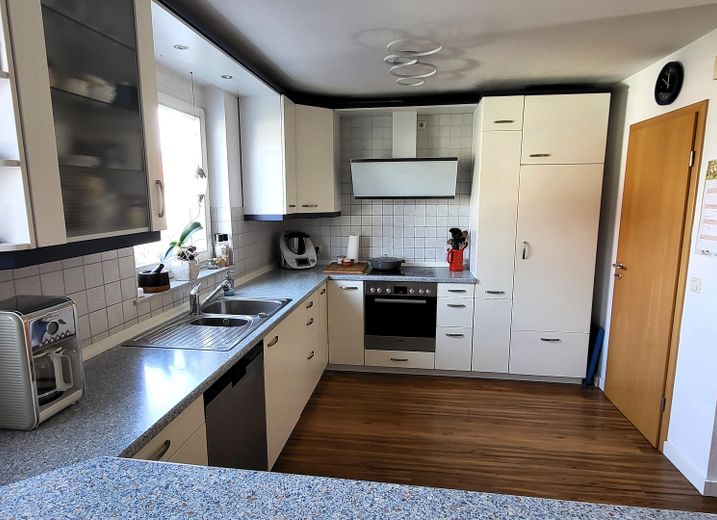 Küche 1. OG Tür Speisekammer