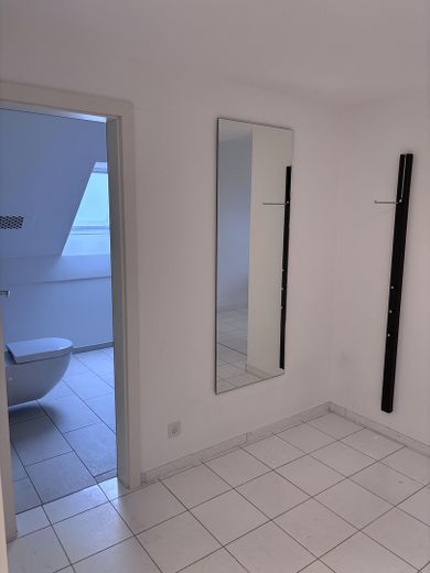 Garderobe und Gäste WC