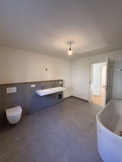 Exclusivo loft en planta baja en un edificio histórico protegido - Primera ocupación – Bad