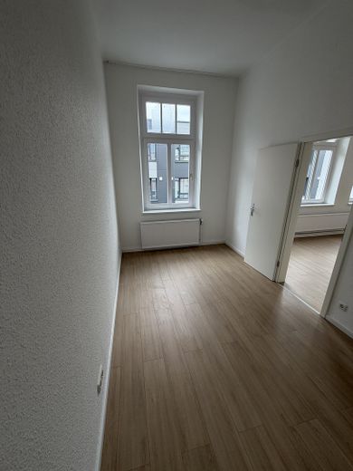 Frisch sanierte 2-Zimmer-Altbauwohnung – Schlafzimmer
