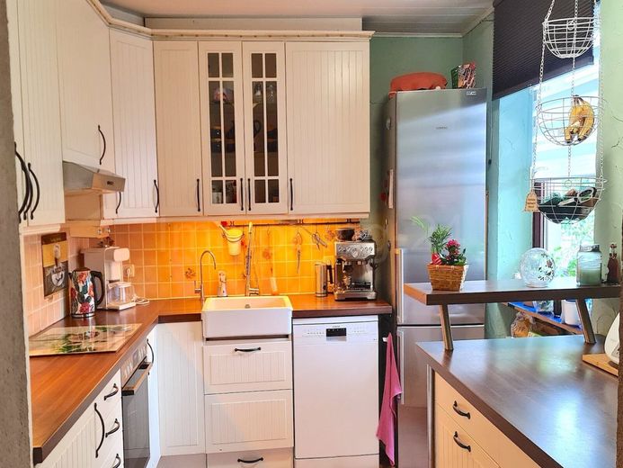 ++ TOP ANGEBOT ++ HELLES EIN - ZWEIFAMILIENHAUS MIT VIEL PLATZ UND VIELEN DETAILS! – KÜCHE 1
