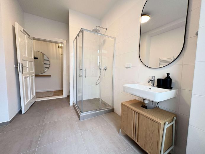 Helle und vollständig möblierte 3-Zimmer-Wohnung im Herzen von Berlin-Friedrichshain – Foto 6
