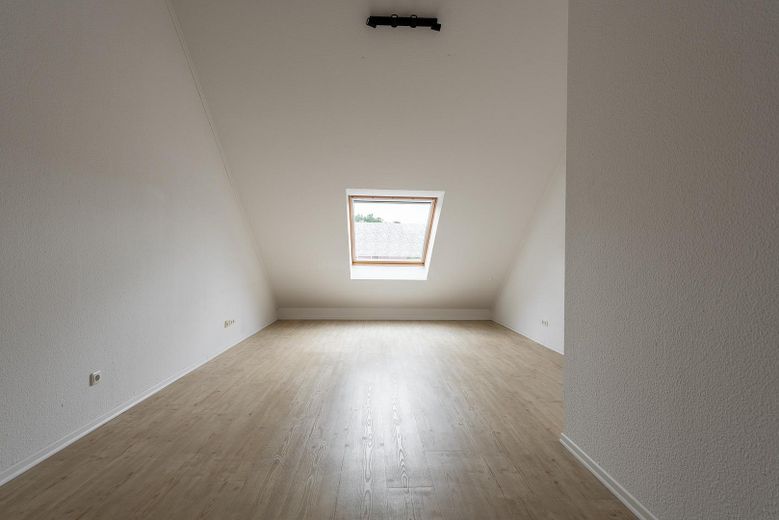 Zentrales und energieeffizientes Townhouse mit Tiefgarage und Keller – 2. OG